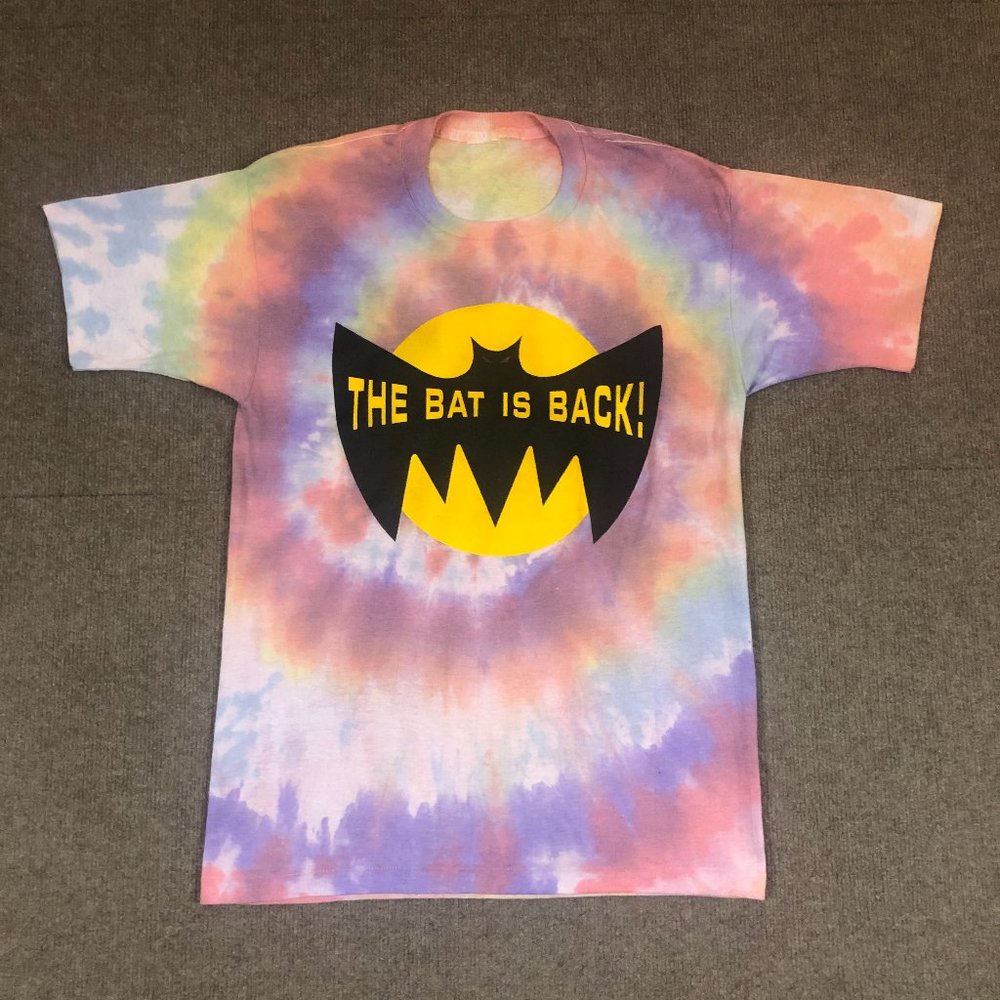 VTG "The Bat is Back" Tie Dye T-Shirt Adult Medium Nicholson Keaton Burton 1989